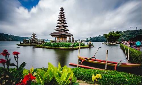 Must-Visit Attractions at Cabo Wabo Flea Market